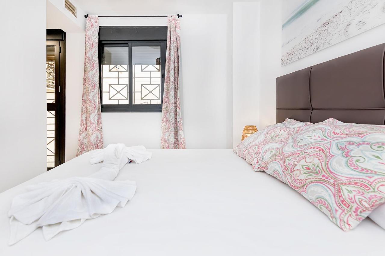 Maba/Private Backyard/Walk To Downtown/Large Smart Tv Apartment Malaga Bagian luar foto